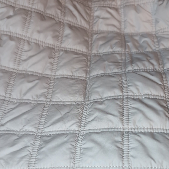 American Eagle Outfitters Cream Puffer Hooded Vest - Picture 8 of 11